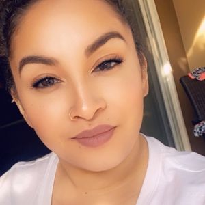 Meet your Posher, Jeanine